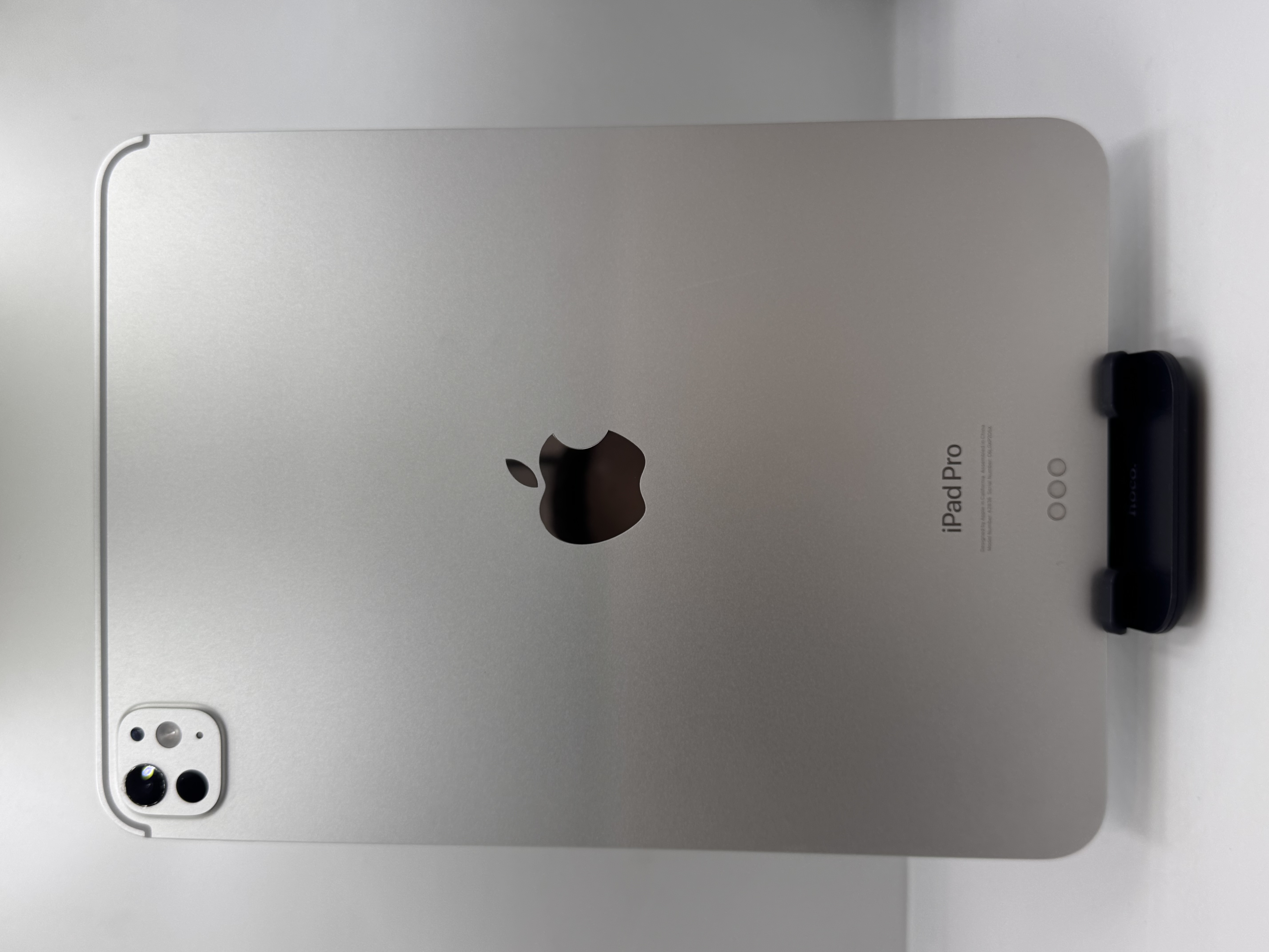 Apple iPad Pro 11-inch 7th Gen M4
