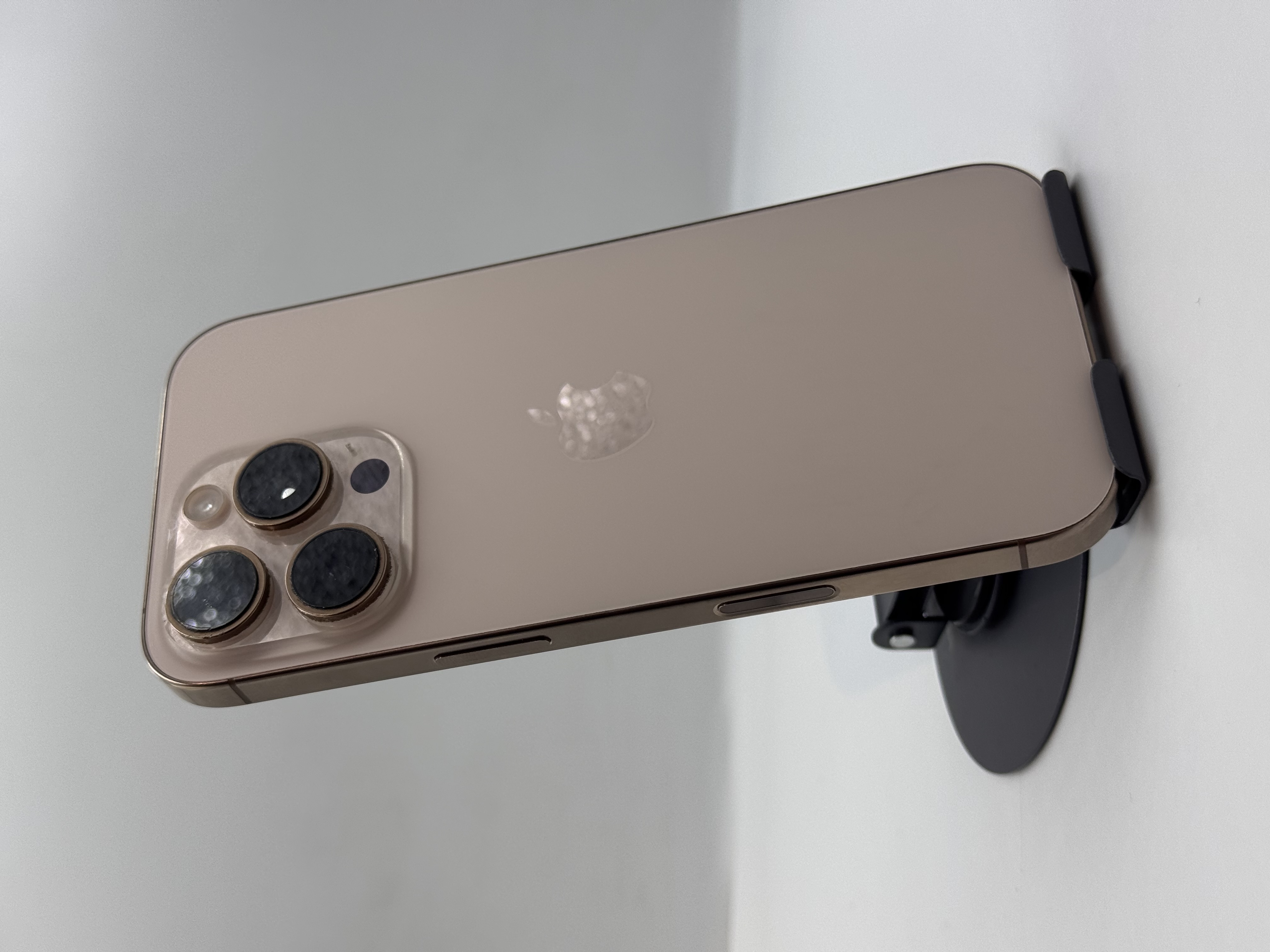 iPhone 16 Pro